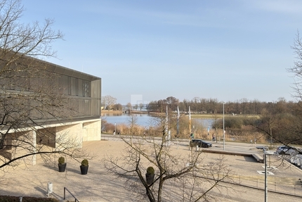 Repräsentatives Wohnen am Schlossgarten: Frisch renoviert & voller Wärme - Wohnung Schwerin Feldstadt | Angebot:25637385