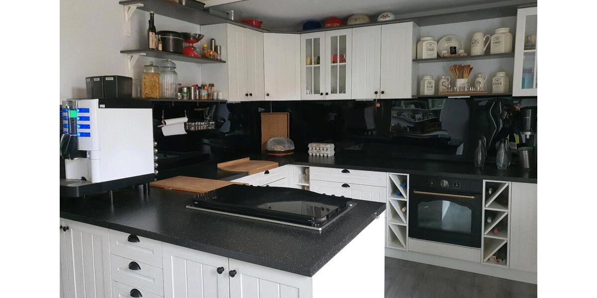 Einfamilienhaus Binnen - 9 Zimmer, 380 m&sup2;, 1.400&euro; | Angebot:26296310