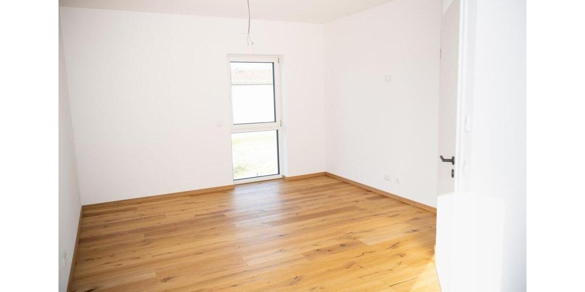 Doppelhaushälfte Deggendorf - 4 Zimmer, 130 m&sup2;, 1.560&euro; | Angebot:25872223