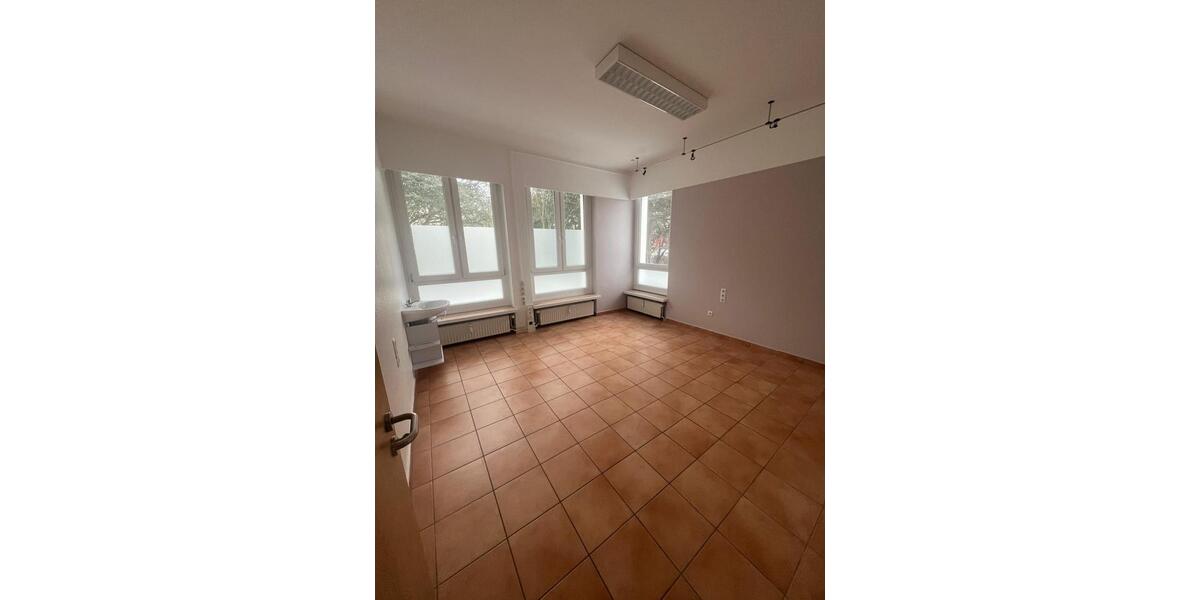 Gewerbeobjekt Lübeck Kücknitz - 1.060&euro; | Angebot:23181206