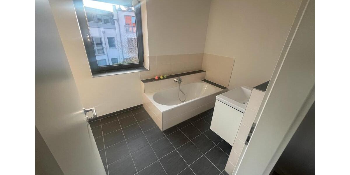 Doppelhaushälfte Neubau, 5 Zimmer in Eck Borby zu vermieten. 5 zimmer