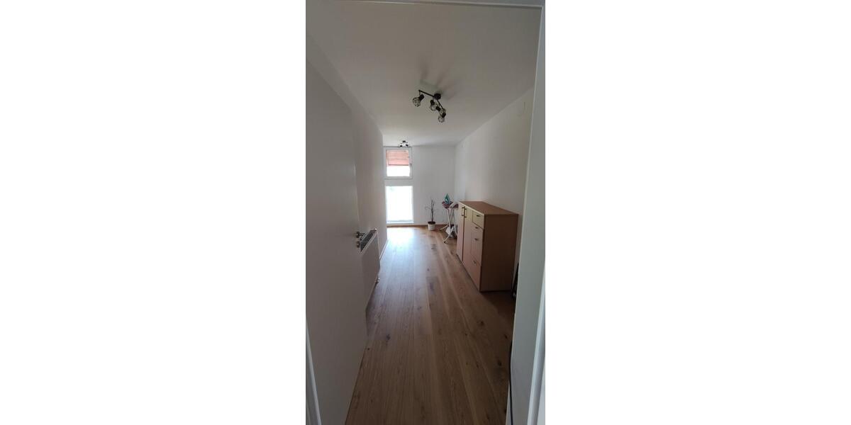 Etagenwohnung Böhen - 3 Zimmer, 105 m&sup2;, 800&euro; | Angebot:26617101