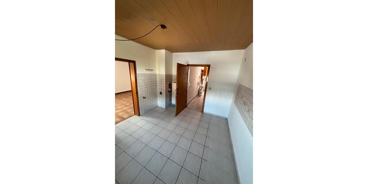 Wohnung Haus zur Miete inklusive Doppelgarage sowie Garten 9 zimmer