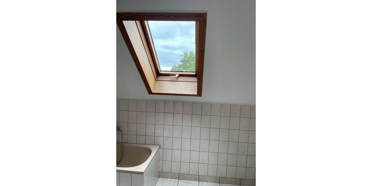 Wunderschön geschnittene Dachwohnung 1 zimmer