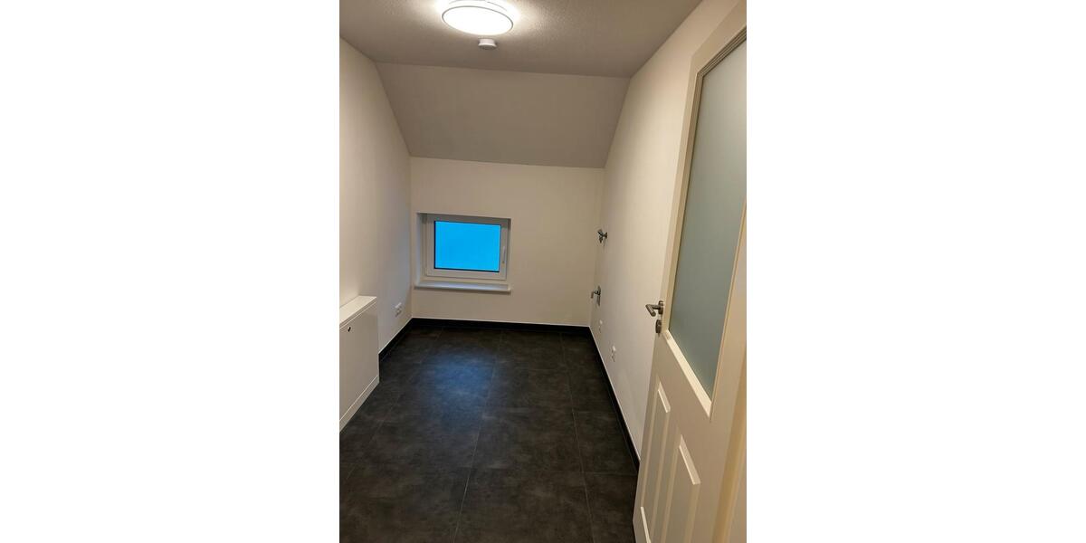 Dachgeschoßwohnung Ihlow - 3 Zimmer, 114 m&sup2;, 900&euro; | Angebot:24841324