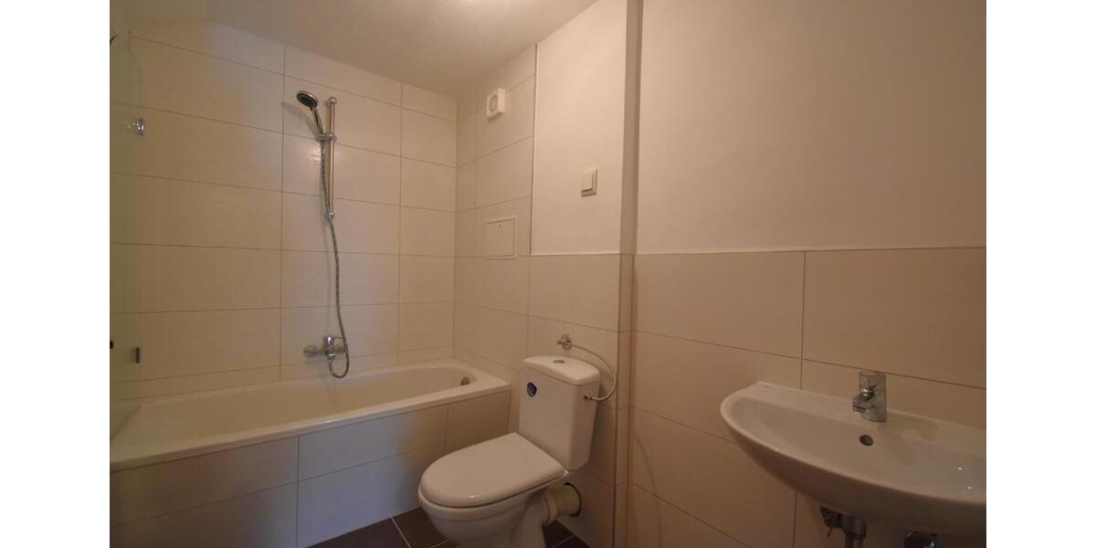 Etagenwohnung Frankenblick - 3 Zimmer, 78 m&sup2;, 510&euro; | Angebot:23116228