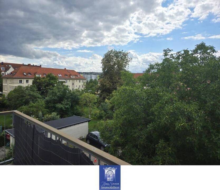 Heimelige 2-Zimmerwohnung mit Balkon, Tageslichtbad mit Wanne und herrlichem Blick!