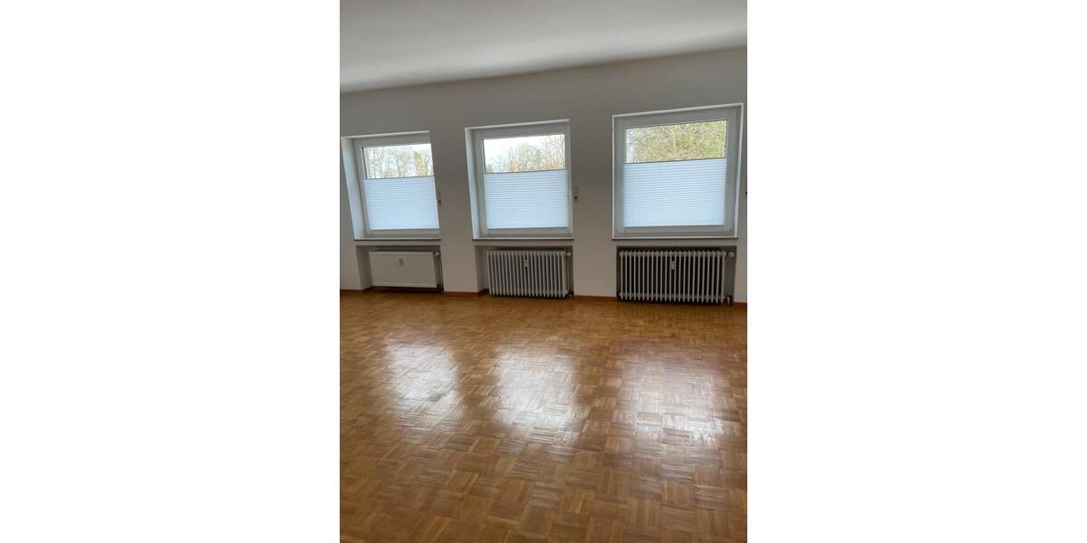 Dachgeschoßwohnung Papenburg - 7 Zimmer, 133 m&sup2;, 1.300&euro; | Angebot:25921406