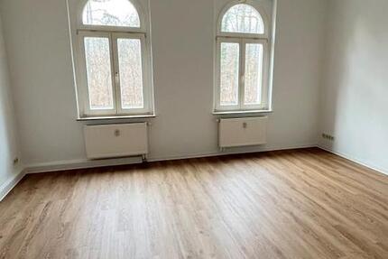 Mieten und Sparen! Wenige Stufen zum Glück - außergewöhnliche Wohnung mit Blick auf den Park