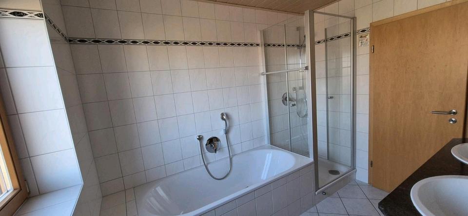 Dachgeschoßwohnung Alzenau - 3 Zimmer, 135 m&sup2;, 1.300&euro; | Angebot:25419244