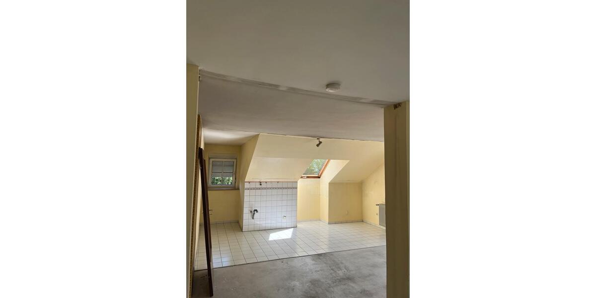 Etagenwohnung Vöhringen - 5 Zimmer, 135 m&sup2;, 1.300&euro; | Angebot:25793632