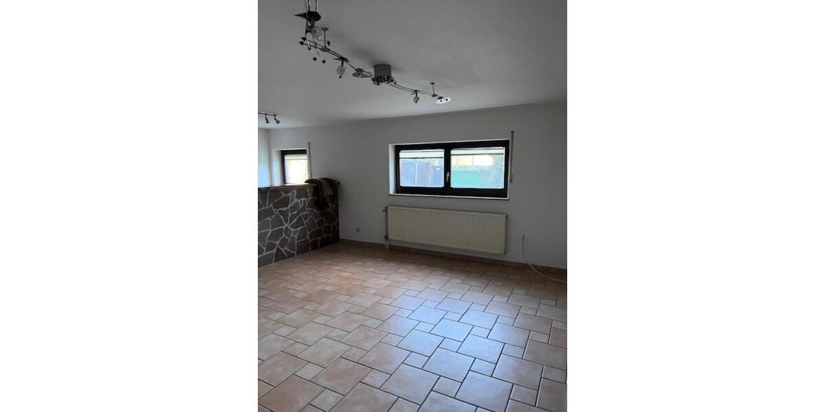 Etagenwohnung Waigolshausen - 3 Zimmer, 80 m&sup2;, 615&euro; | Angebot:25049299