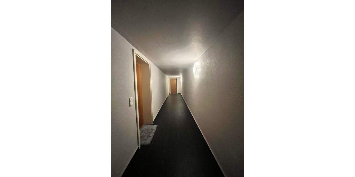 Etagenwohnung Wiesbaden Mitte - 2 Zimmer, 100 m&sup2;, 1.200&euro; | Angebot:25778336