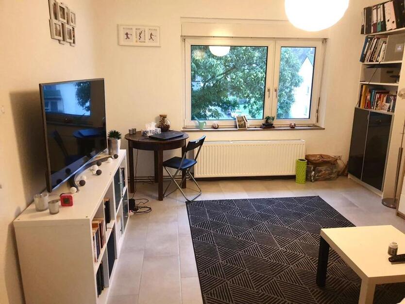 Helle, modernisierte 2- Zimmerwohnung mit Balkon, provisionsfrei