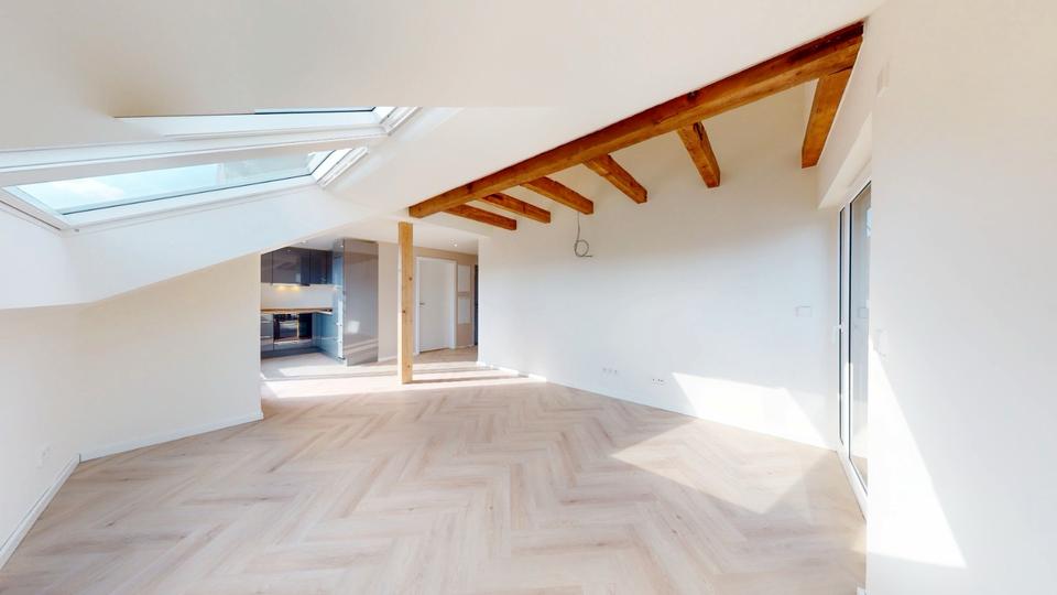 Dachgeschoßwohnung Weinstadt - 2.5 Zimmer, 60 m&sup2;, 1.190&euro; | Angebot:25812886