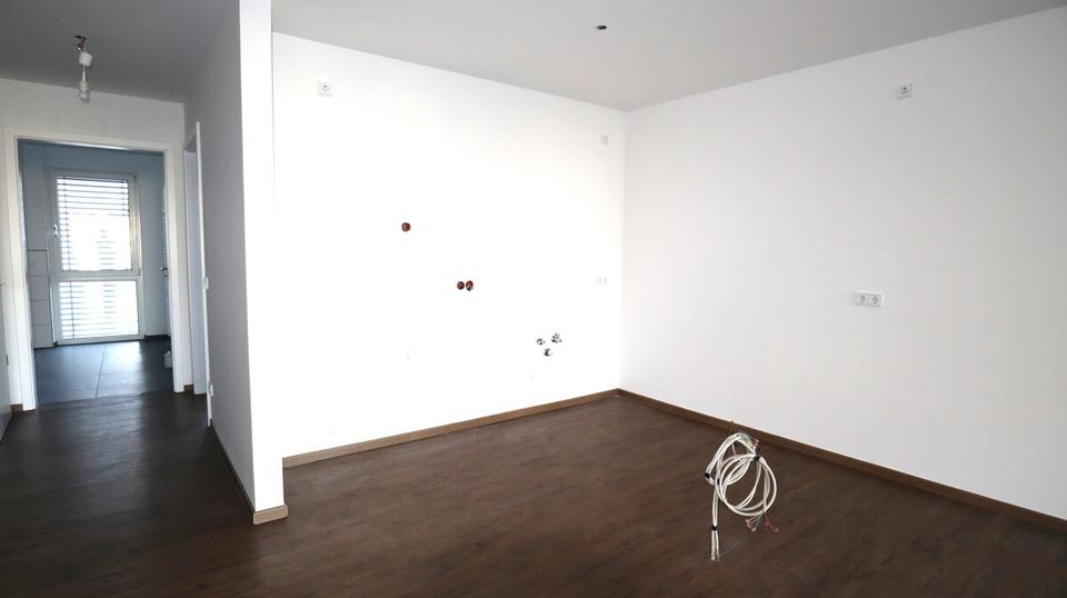 Etagenwohnung Bergisch Gladbach - 2 Zimmer, 82 m&sup2;, 1.190&euro; | Angebot:25444620