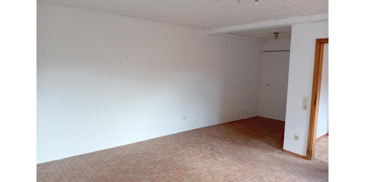 Etagenwohnung Naumburg - 2 Zimmer, 60 m&sup2;, 400&euro; | Angebot:25960485