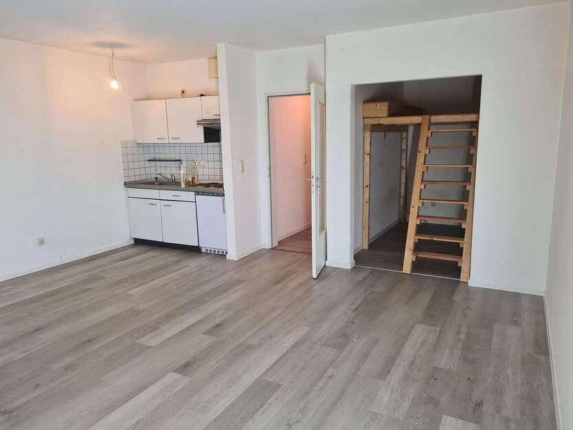 Wohnung zum Mieten in Hermsdorf 320 € 36.94 m² 1.5 zimmer