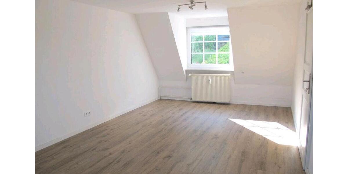 Etagenwohnung Sundern (Sauerland) - 3 Zimmer, 85 m&sup2;, 730&euro; | Angebot:26567472