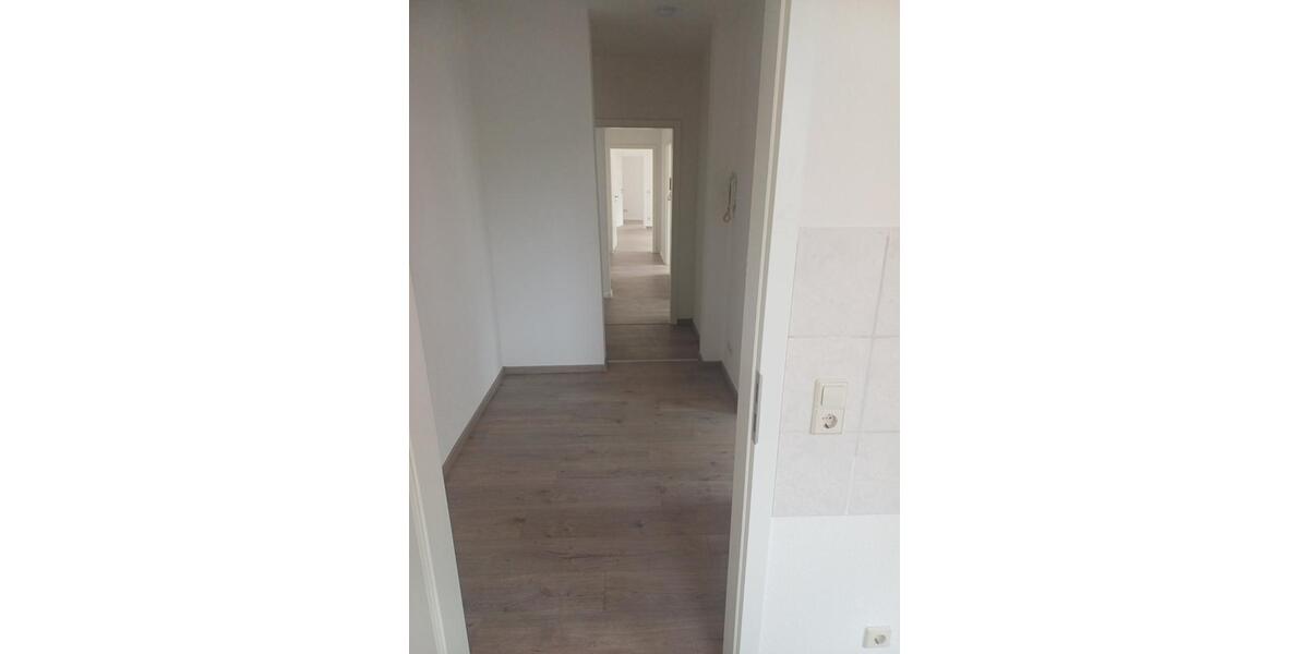 Etagenwohnung Meerane - 4 Zimmer, 98 m&sup2;, 564&euro; | Angebot:25251589