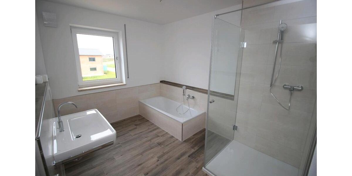 Etagenwohnung Hemau - 3 Zimmer, 105 m&sup2;, 1.180&euro; | Angebot:25284832