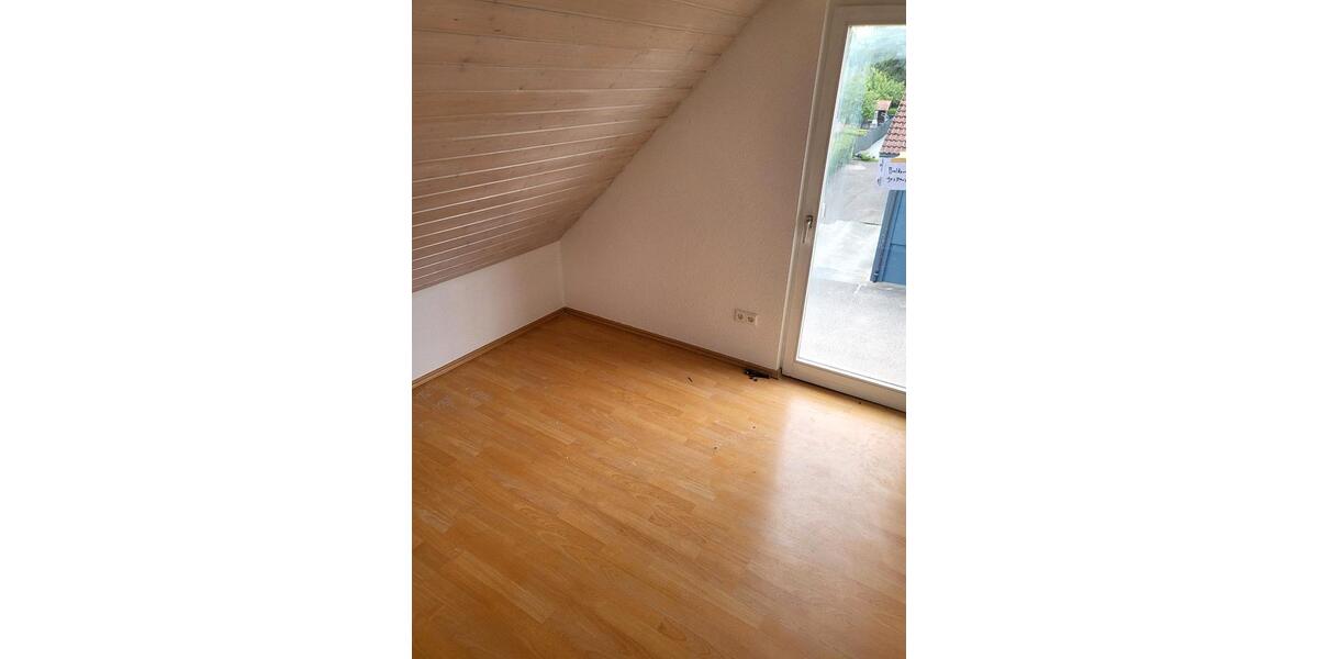 Dachgeschoßwohnung Gaildorf - 4.5 Zimmer, 90 m&sup2;, 850&euro; | Angebot:23876996