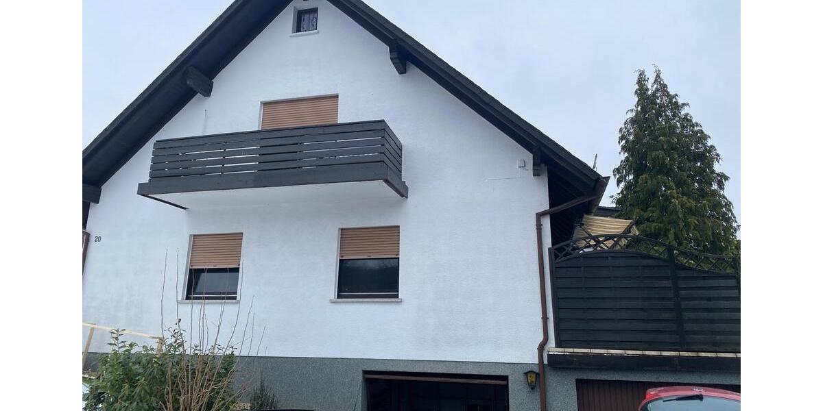 Etagenwohnung Ehringshausen - 5 Zimmer, 145 m&sup2;, 1.500&euro; | Angebot:24782704