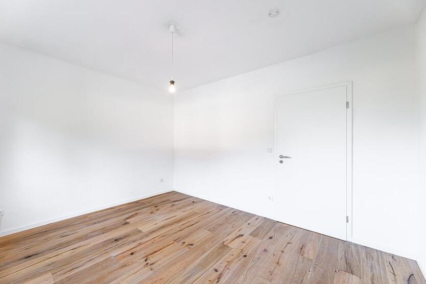 Frisch sanierte 2-Raum-Erdgeschoßwohnung mit Terrasse und EBK