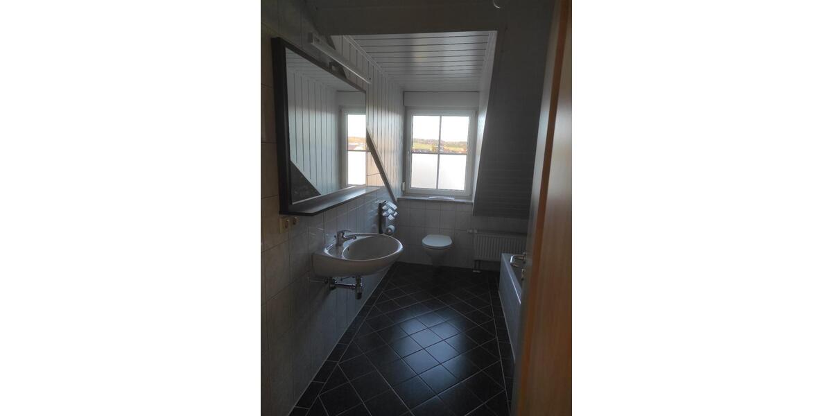 Dachgeschoßwohnung Wettstetten - 3 Zimmer, 85 m&sup2;, 930&euro; | Angebot:26030600