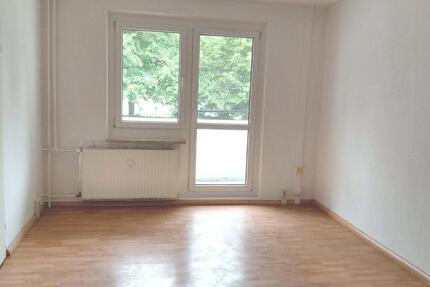 Wohnung Südliches Anhalt - 3 Zimmer, 61 m&sup2;, 304&euro; | Angebot:25484103