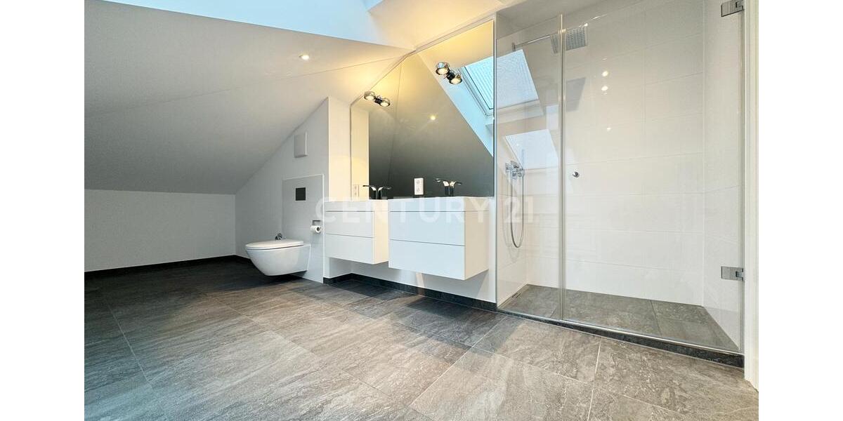 Stilvolle Altbauperle in bester Citylage 5 zimmer