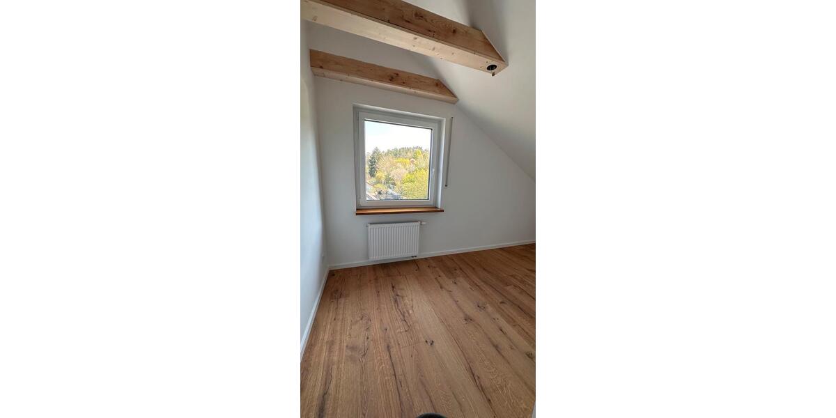 Dachgeschoßwohnung Stadtlauringen - 3 Zimmer, 75 m&sup2;, 820&euro; | Angebot:26255337