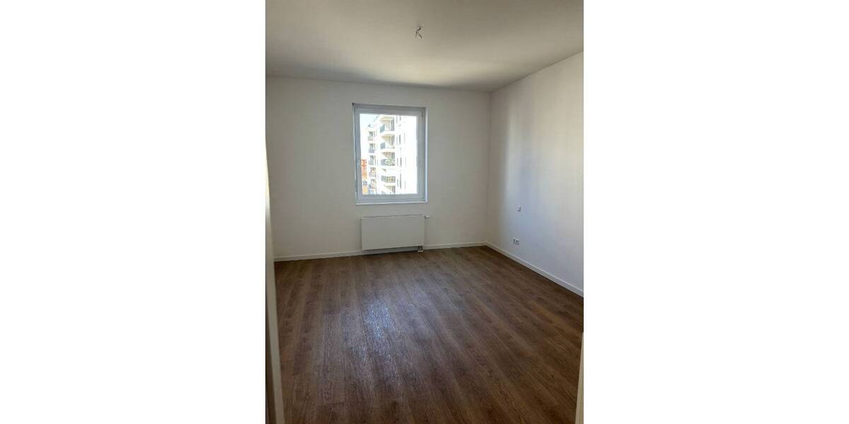 Etagenwohnung Schönefeld - 2 Zimmer, 68 m&sup2;, 1.020&euro; | Angebot:26273409
