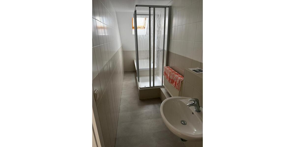 Dachgeschoßwohnung Lichtenstein (Sachsen) - 3.5 Zimmer, 76 m&sup2;, 450&euro; | Angebot:25902789