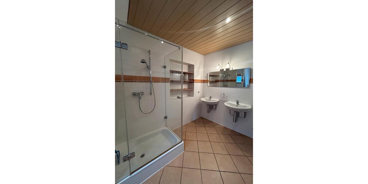 Hochwertige frisch renovierte 3-Zimmer-Wohnung - traumhaft hell 3 zimmer