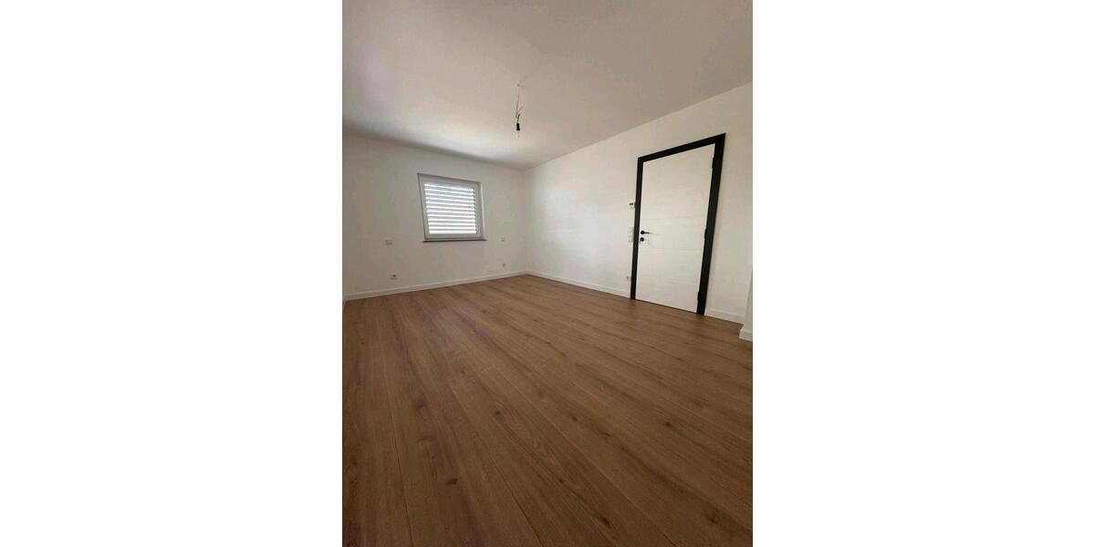 Erdgeschoßwohnung Mühlacker - 3 Zimmer, 70 m&sup2;, 1.380&euro; | Angebot:24535008