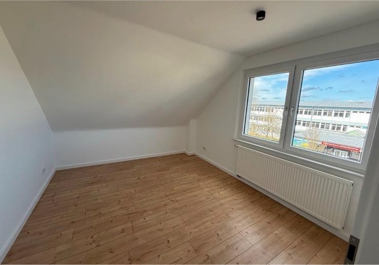 Dachgeschoßwohnung Sarstedt - 3 Zimmer, 73 m&sup2;, 890&euro; | Angebot:25853398