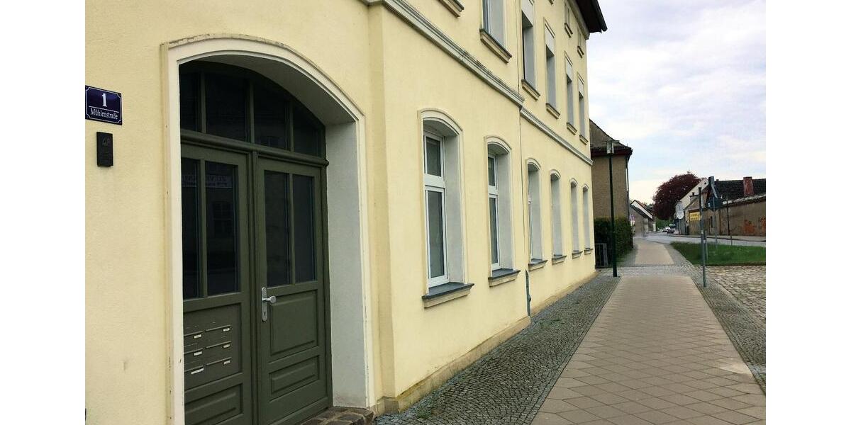 Dachgeschoßwohnung Mirow - 2.5 Zimmer, 64 m&sup2;, 416&euro; | Angebot:23697543