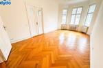 Diese charmante AltbauWohnung wartet auf Sie - jetzt bewerben und Chance nutzen + EBK und Balkon