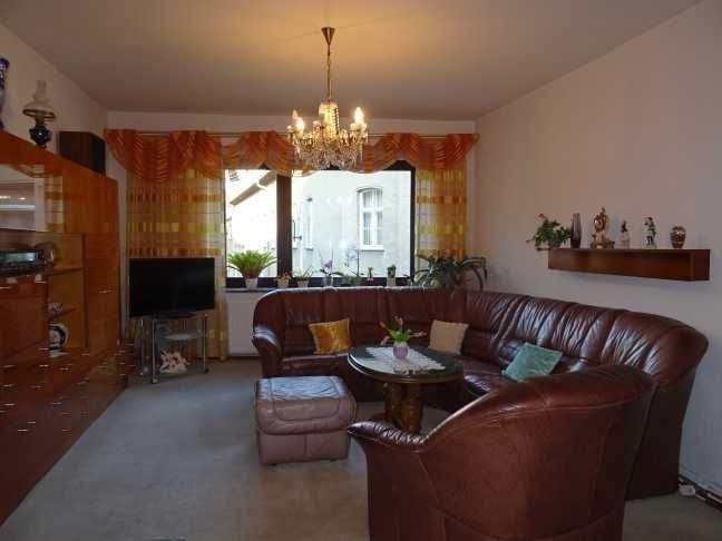 Gemütliche, helle 4-Zimmer-Wohnung mit Einbauküche in zentraler Lage von Auma zu vermieten 4 zimmer