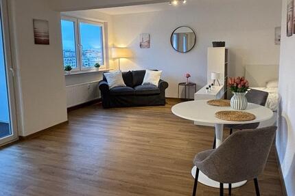 Moderne 1-Zi.-Wohnung mit Balkon, Aufzug & traumhaftem Weitblick 1 zimmer