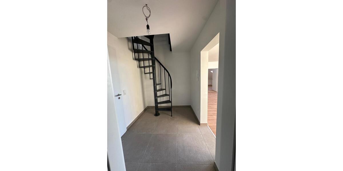 Dachgeschoßwohnung Wiehl - 2 Zimmer, 75 m&sup2;, 910&euro; | Angebot:24697644