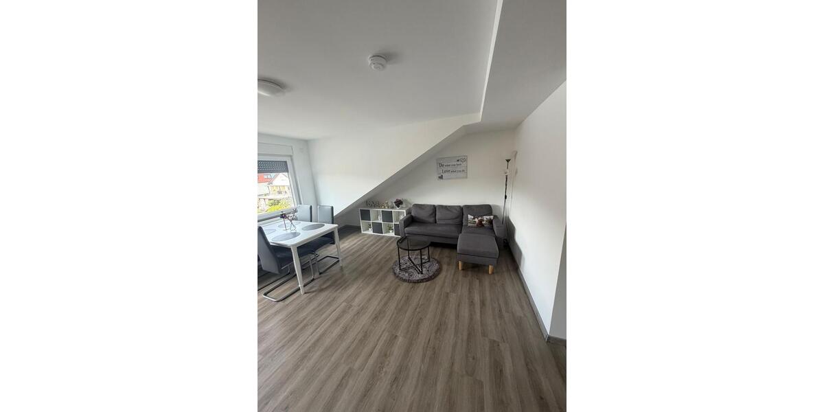 Dachgeschoßwohnung Reilingen - 2.5 Zimmer, 67 m&sup2;, 900&euro; | Angebot:26517717