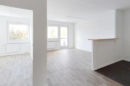 Platz für die Familie: 4-Zimmer-Wohnung mit Ausblick in´s Erzgebirge! + 1.000 EUR Möbelgutschein*!