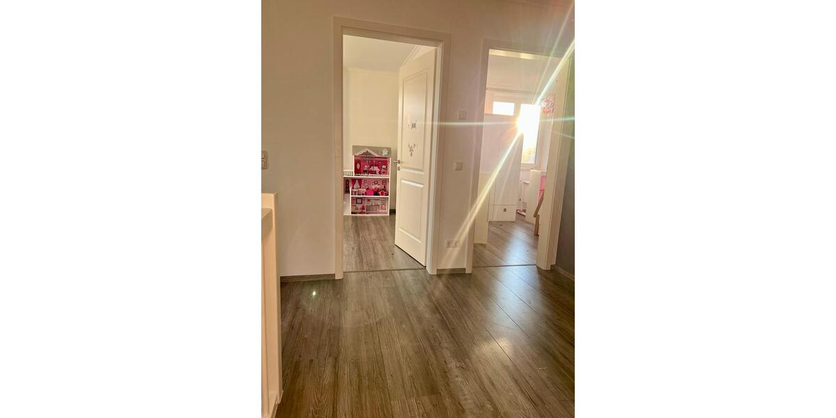 Villa Bad Bramstedt - 5 Zimmer, 140 m&sup2;, 1.900&euro; | Angebot:24356446