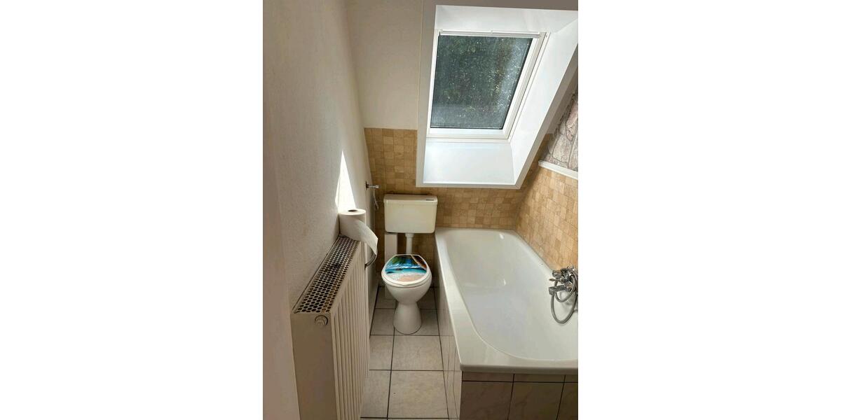 Dachgeschoßwohnung Wiehl - 2 Zimmer, 35 m&sup2;, 300&euro; | Angebot:26598029