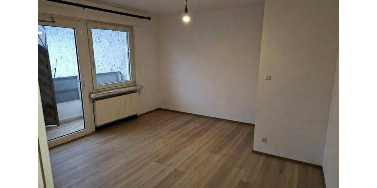 Etagenwohnung Reichshof - 2 Zimmer, 81 m&sup2;, 730&euro; | Angebot:25538417