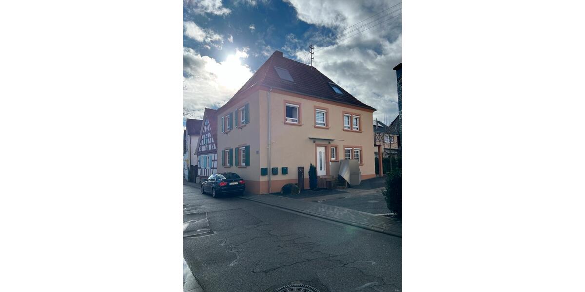 Etagenwohnung Wörth am Rhein - 4 Zimmer, 111 m&sup2;, 1.500&euro; | Angebot:25045802