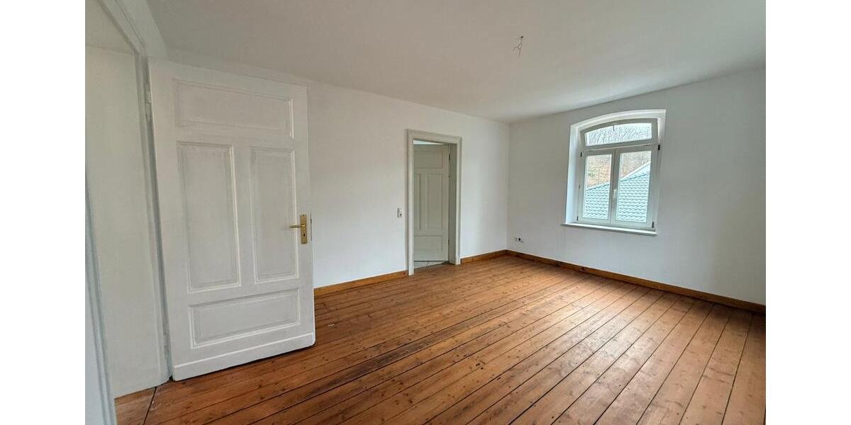 Etagenwohnung Wiehl - 4 Zimmer, 130 m&sup2;, 1.450&euro; | Angebot:25538771