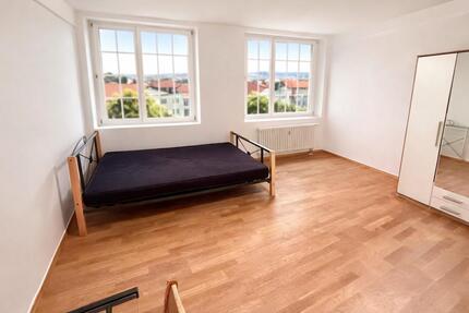 Haus Trossingen - 8 Zimmer, 30 m&sup2;, 310&euro; | Angebot:26625623